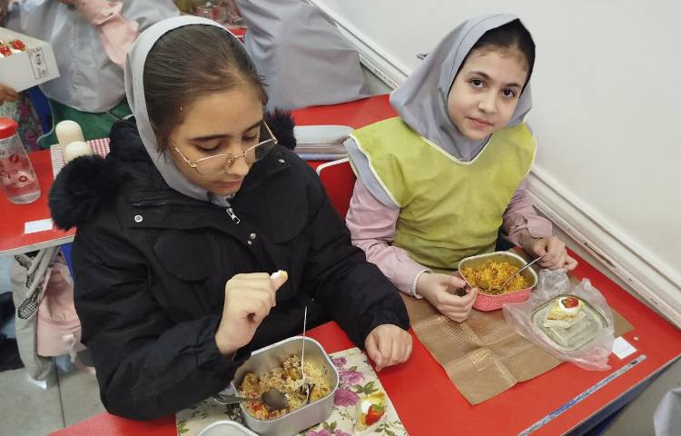 توزیع وعده غذایی ناهار 7