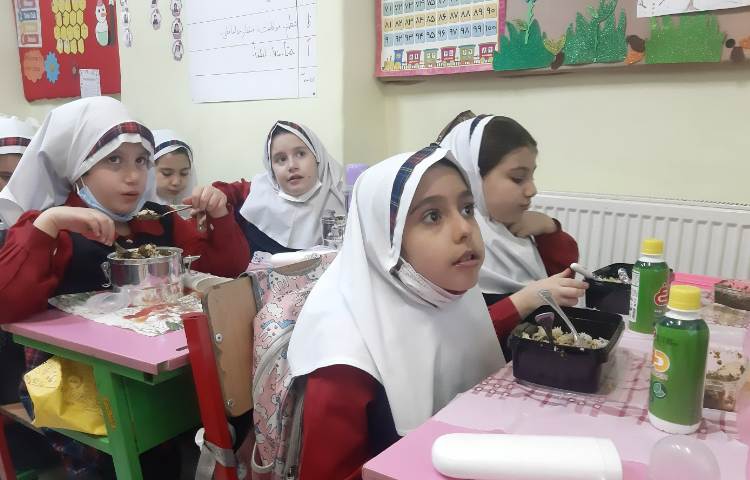 توزیع وعده غذایی 1