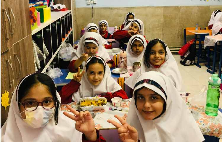 توزیع وعده غذایی 4