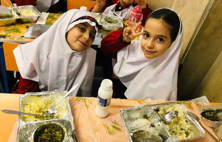 توزیع وعده غذایی 6