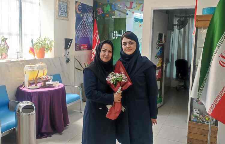 توزیع کارنامه پایان ترم دانش آموزان 21