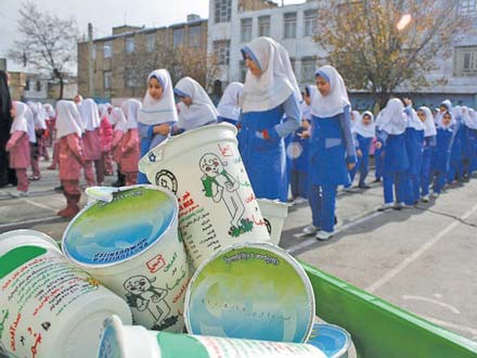 توزیع 64 میلیون پاکت شیر بین دانش‌آموزان ابتدایی