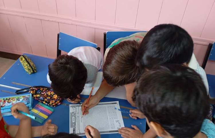 توضیح:انجام کارگروهی در حل کاربرگ خلاق هوش و ریاضی 1