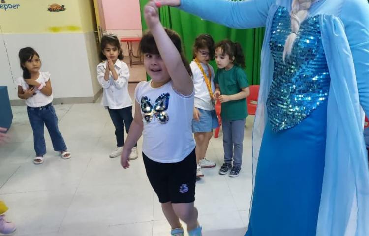 تولد دختران متولد فصل تابستان 8