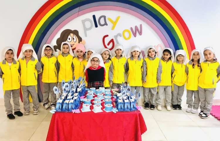 تولد یکی از دانش آموزان پیش دبستانی شکوفه2 1