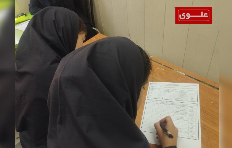 تکمیل فرم های رغبت سنجی و استعداد سنجی دانش آموزان 7