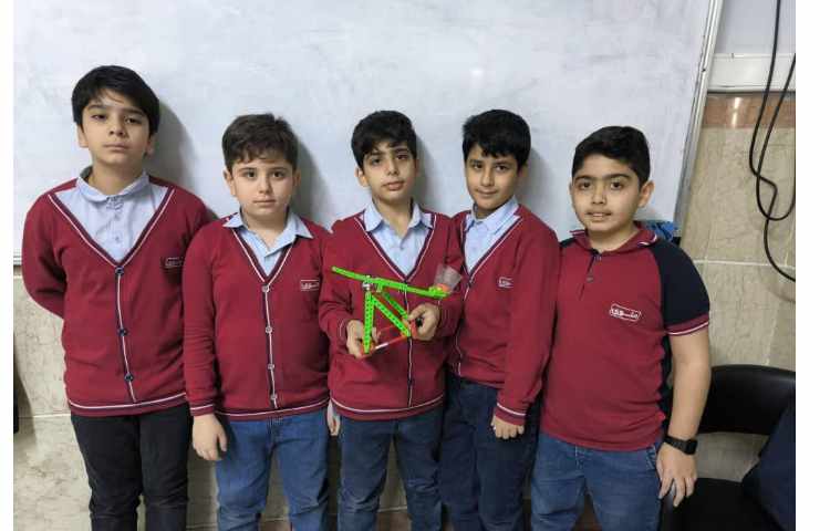 تکمیل منجنیق ها کلاس رباتیک 2