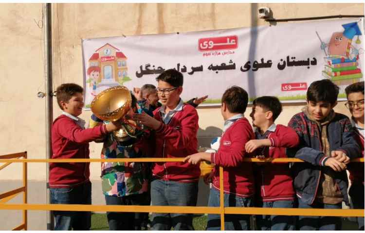 تیم برنده پایه ششم فوتبال درون مدرسه ای 10
