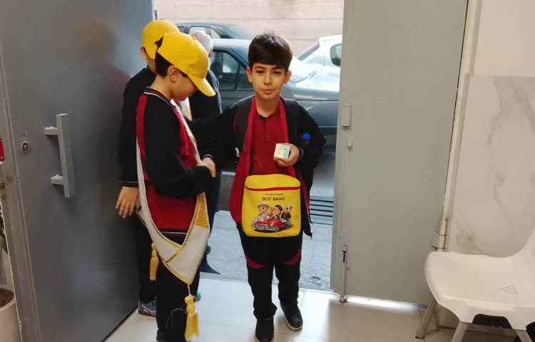 تیم خوشامدگویی طرح چهارخانه گروه زرد 2