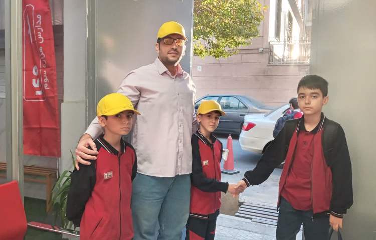 تیم خوشامدگویی طرح چهارخانه گروه زرد 3