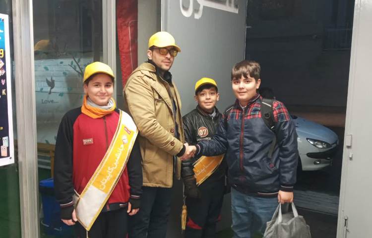 تیم خوشامدگویی طرح چهارخانه گروه زرد 3