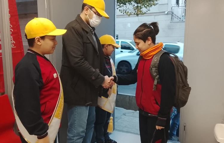 تیم خوشامدگویی طرح چهارخانه گروه زرد 5