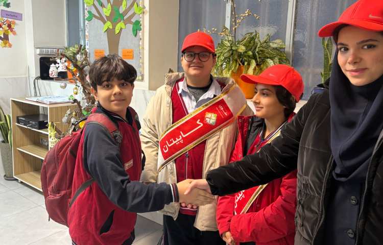 تیم خوشامدگویی طرح چهارخانه گروه قرمز 1