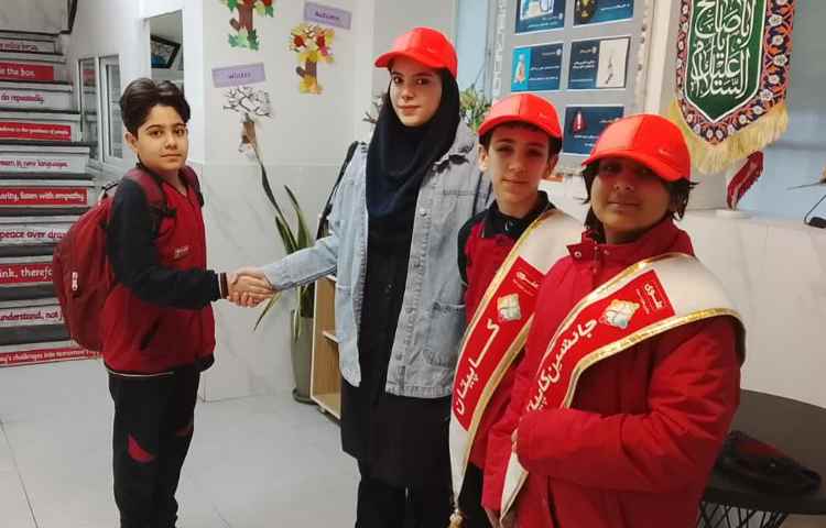 تیم خوشامدگویی طرح چهارخانه گروه قرمز 1