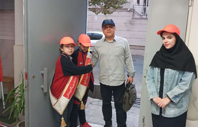 تیم خوشامدگویی طرح چهارخانه گروه قرمز 3