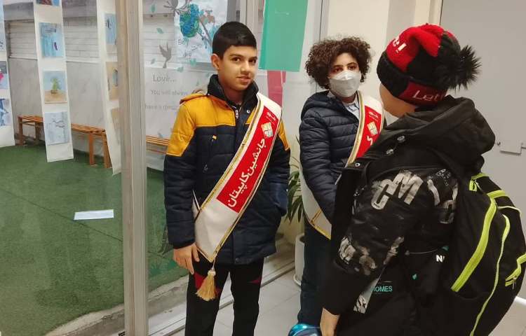 تیم خوشامدگویی طرح چهارخانه گروه قرمز 3