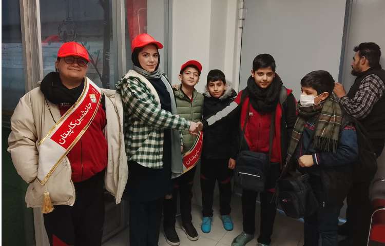 تیم خوشامدگویی طرح چهارخانه گروه قرمز 3