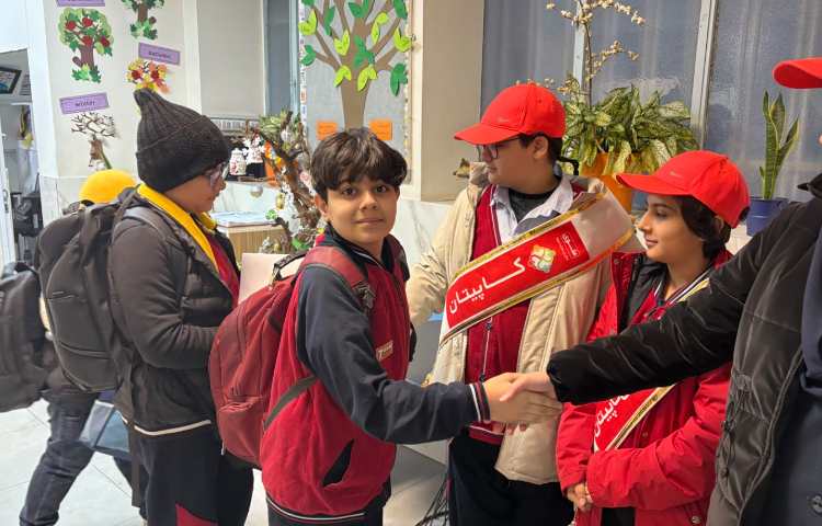 تیم خوشامدگویی طرح چهارخانه گروه قرمز 3