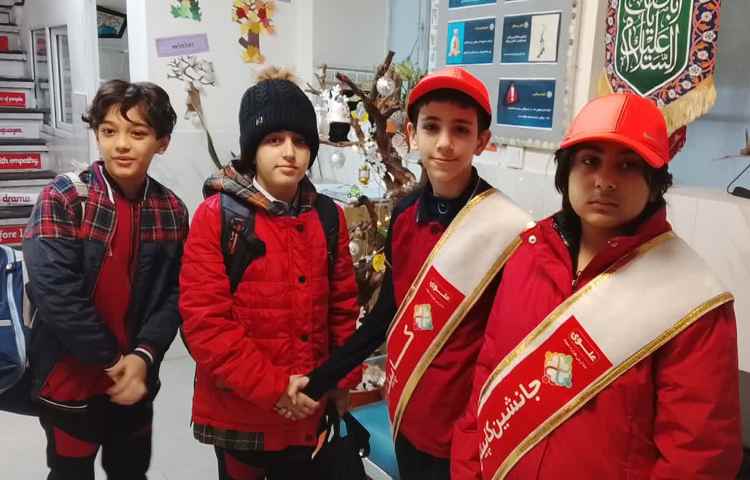 تیم خوشامدگویی طرح چهارخانه گروه قرمز 3