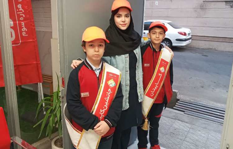 تیم خوشامدگویی طرح چهارخانه گروه قرمز 4