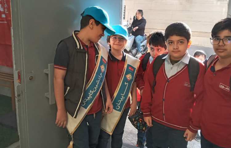 تیم خوشامدگویی گروه آبی طرح چهار خانه 2