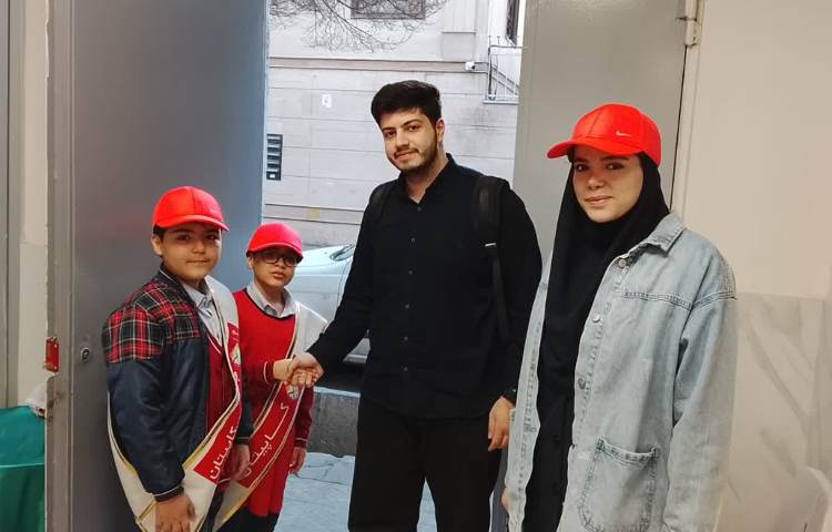 تیم خوش آمدگویی طرح چهارخانه گروه قرمز