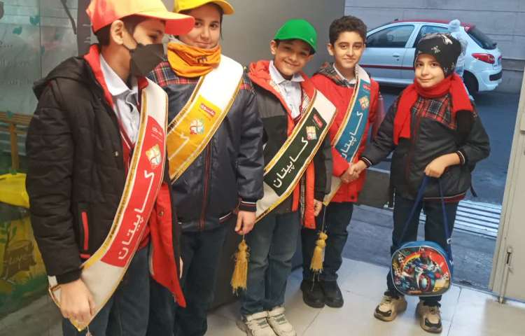 تیم خوش آمد گویی طرح چهارخانه همه گروه ها 2