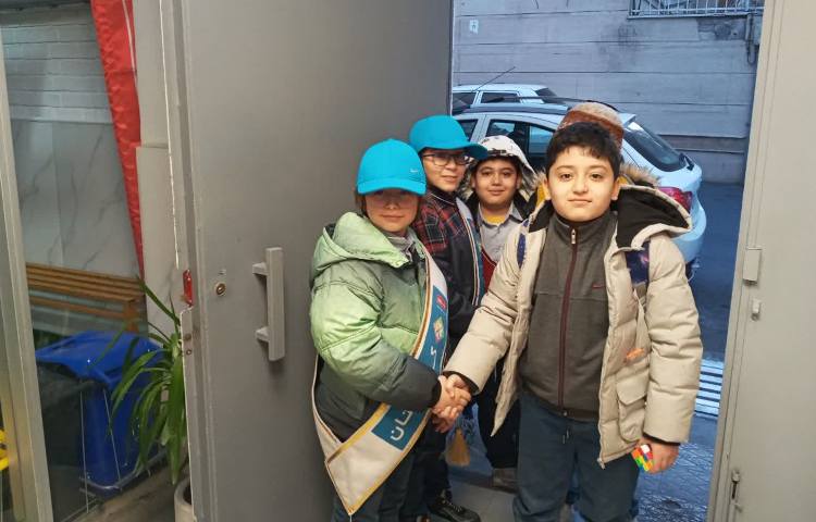 تیم خوش آمد گویی طزح چهار خانه گروه آبی 1