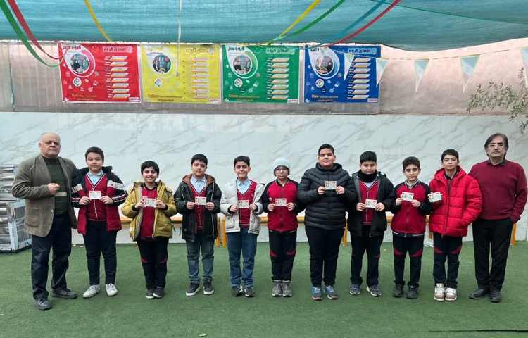 تیم قرآنی دبستان جهت شرکت در مسابقات قرآن عترت ونمازمنظقه 13