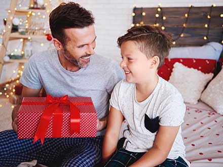 جایزه دادن به کودکان؛ درست یا غلط؟