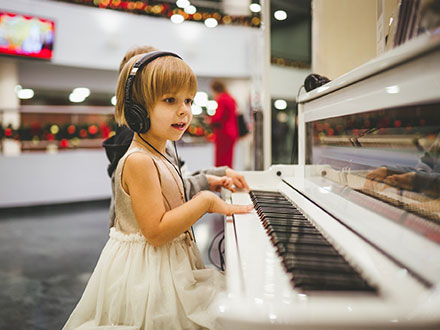 فعالیت‌های هنری