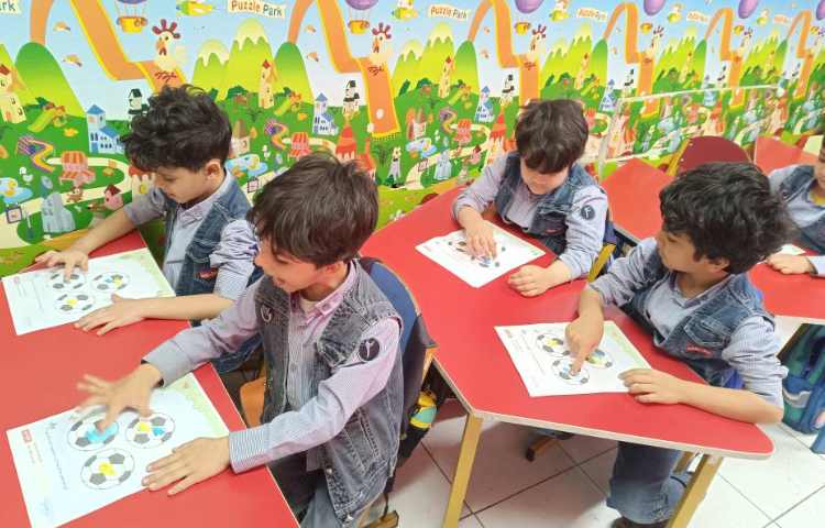 جزوه‌ی هوش، آموزش رنگ سبز (ترکیب رنگ زرد و آبی)