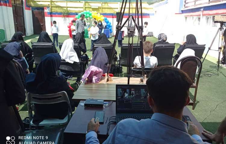 جشنواره اختتامیه دبستان های علوی 7