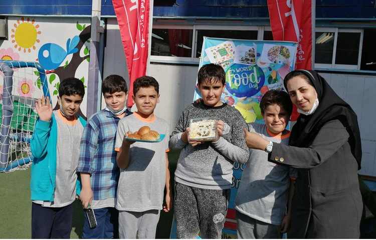 جشنواره غذای سالم دبستان علوی دوره دوم 17