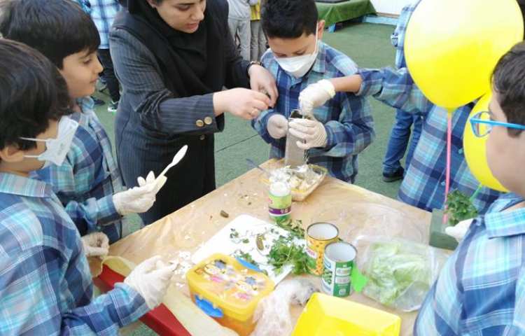 جشنواره غذای سالم دبستان علوی 16