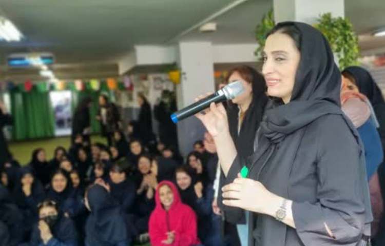 جشنواره غذای سالم و مسابقه ورزشی اولیا به همراه دانش آموزان 12