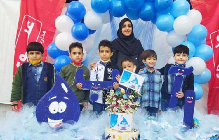 جشن آب دانش آموزان پایه اول دبستان 1