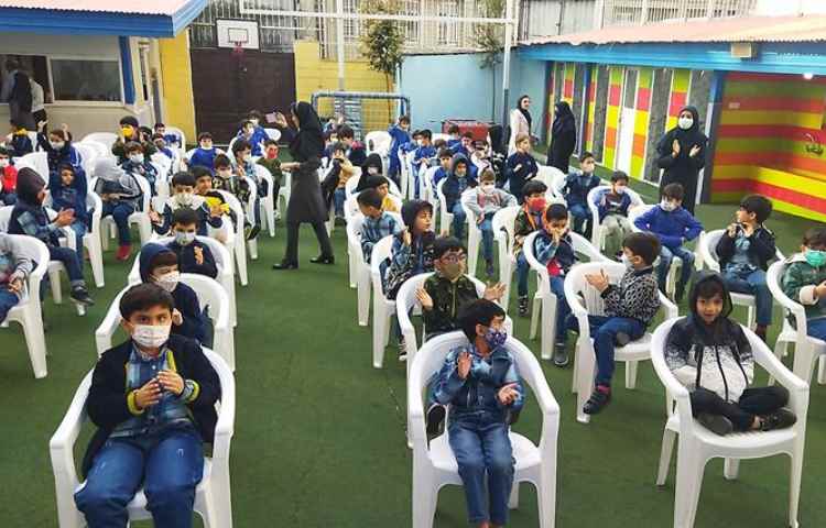 جشن آب دانش آموزان پایه اول دبستان 13