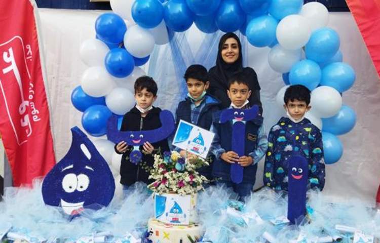 جشن آب دانش آموزان پایه اول دبستان 3