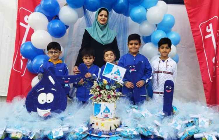 جشن آب دانش آموزان پایه اول دبستان 3