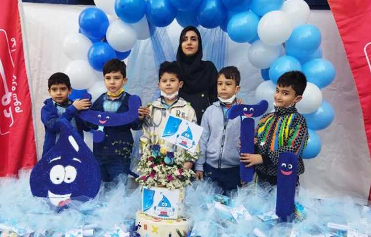 جشن آب دانش آموزان پایه اول دبستان 4