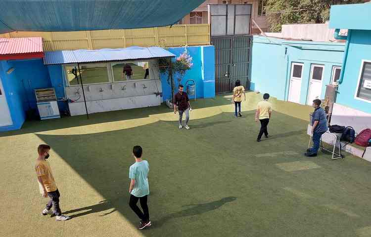 جشن آشنایی با مدرسه دانش آموزان پایه هفتم 11