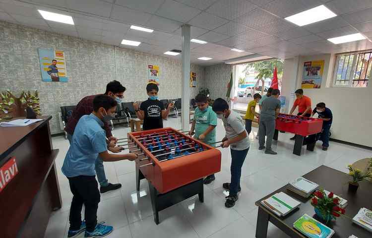 جشن آشنایی با مدرسه دانش آموزان پایه هفتم 20