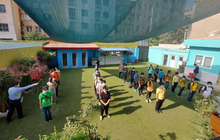 جشن آشنایی با مدرسه دانش آموزان پایه هفتم 3