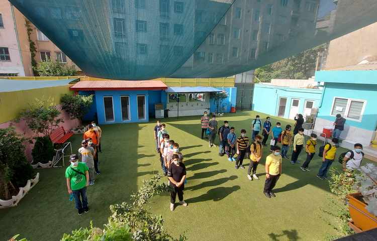 جشن آشنایی با مدرسه دانش آموزان پایه هفتم 4