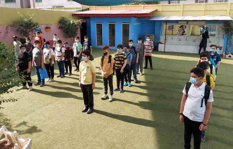 جشن آشنایی با مدرسه دانش آموزان پایه هفتم 5