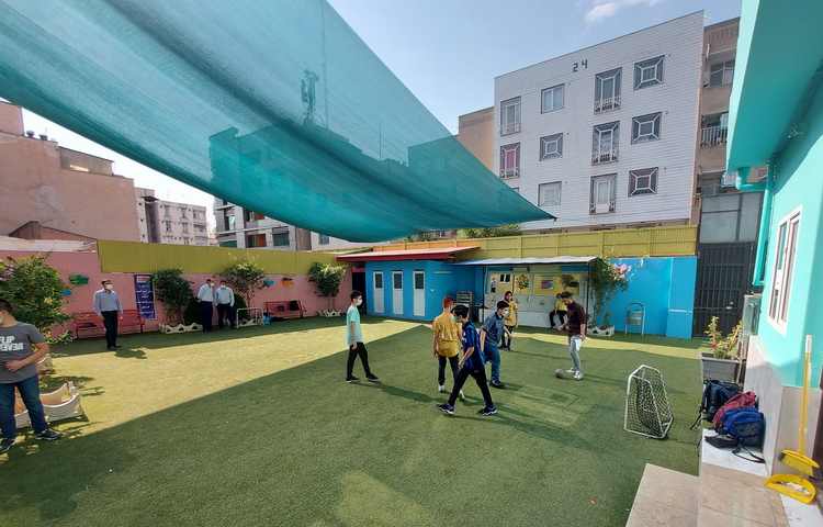 جشن آشنایی با مدرسه دانش آموزان پایه هفتم 9