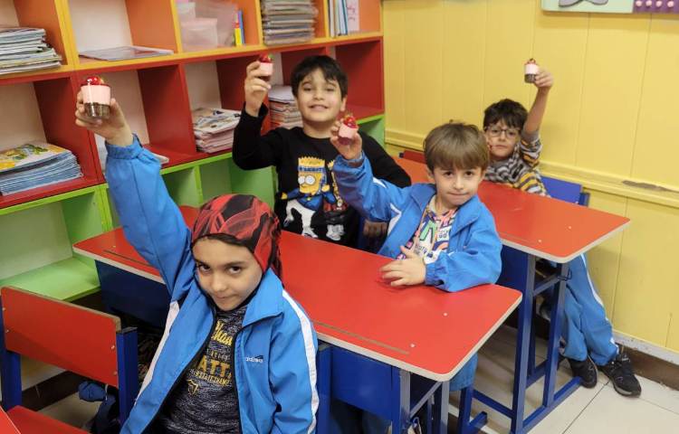 :جشن اسم آراد، کلاس انگور 2