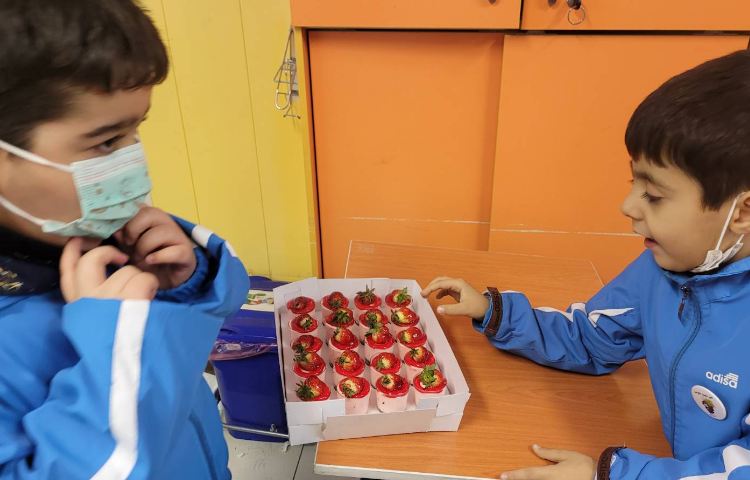 :جشن اسم آراد، کلاس انگور 8