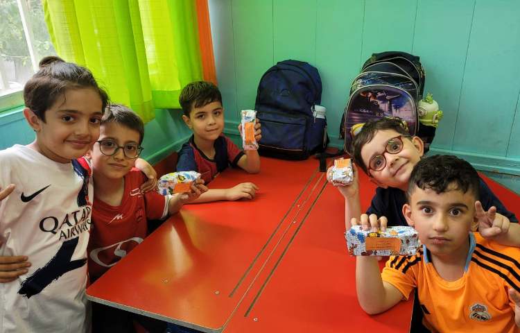 جشن اسم آقای آریو با تشکر از خانواده ی عزیز حسنی 6